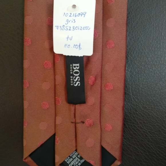 🇨🇦 Authentic Hugo Boss all silk tie NWT - Picture 2 of 5